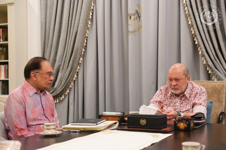 Agong terima menghadap Anwar di Istana Negara pagi ini