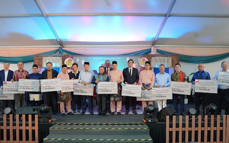 Central Spectrum sumbang RM212,000 bantu mangsa kebakaran Putra Heights