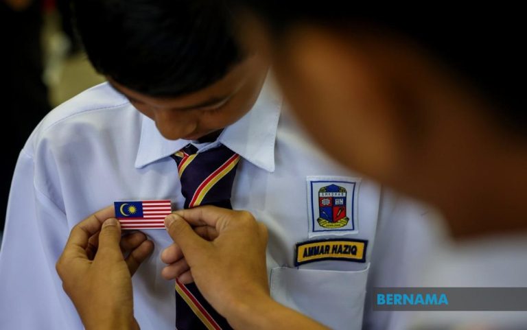 Pemakaian lencana Jalur Gemilang pupuk prinsip cintakan negara secara berterusan