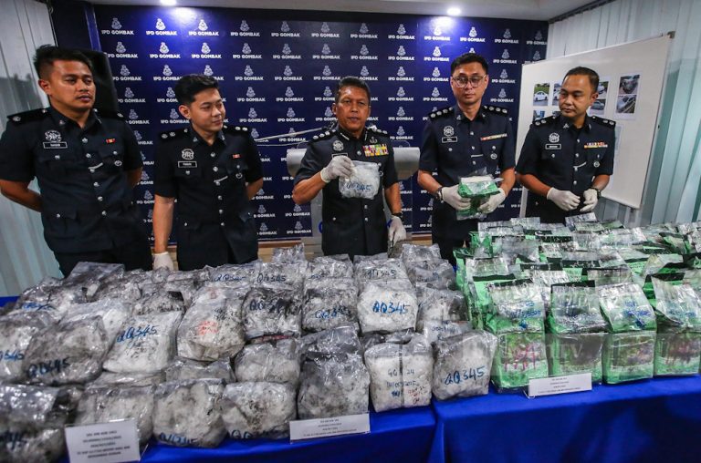 Lebih 222kg syabu bernilai RM7.1 juta dalam gudang simpanan kereta dirampas
