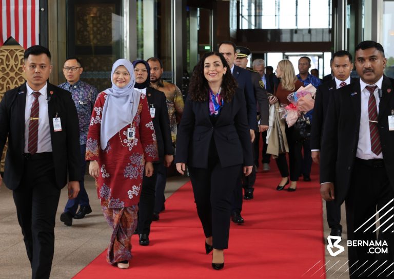 Presiden Kosovo tiba di Malaysia untuk lawatan rasmi empat hari