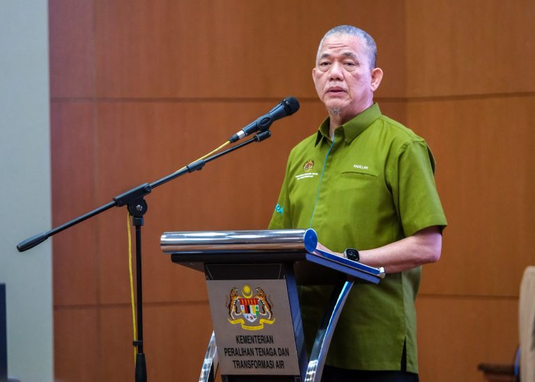 Warga kerja tunjang kemajuan negara – Fadillah