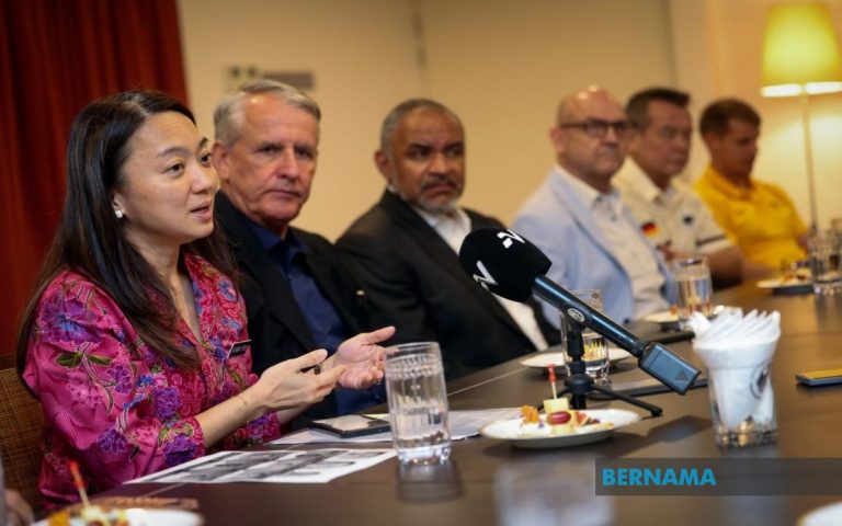 Jangan urus kelab bola sepak jika tidak mampu – Menteri Belia dan Sukan
