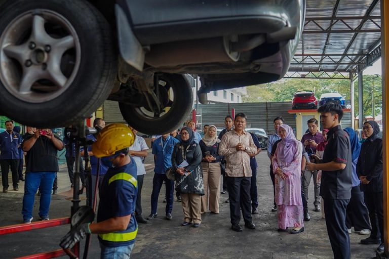 JWP, JPJ diminta tangani isu kenderaan terbiar di ibu negara dan Putrajaya
