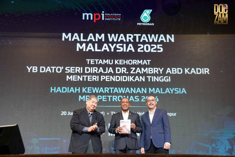 Wartawan perlu kembali kepada asas, perkukuh etika dan tanggungjawab sosial – Zambry