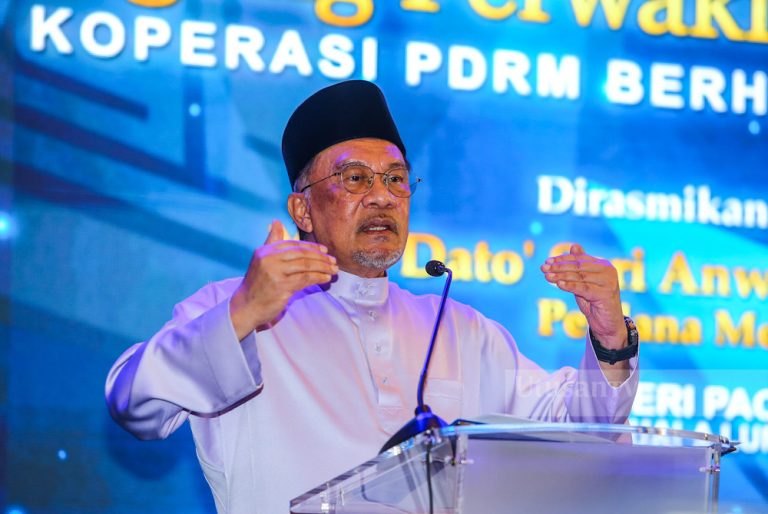 Anwar tegas tidak letak jawatan, tekad pacu pembangunan negara