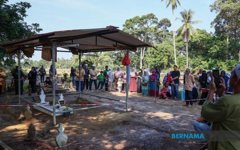 Jaga adab ketika ziarah, jangan lakukan khurafat – Ibu Allahyarham Nurly Sahirah