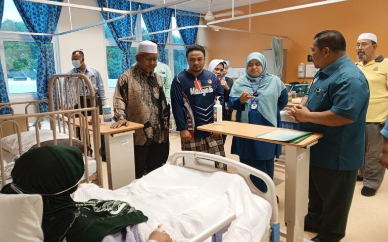 Isteri, anak pemandu Perodua Alza ditempatkan dalam wad sama di Hospital Baling