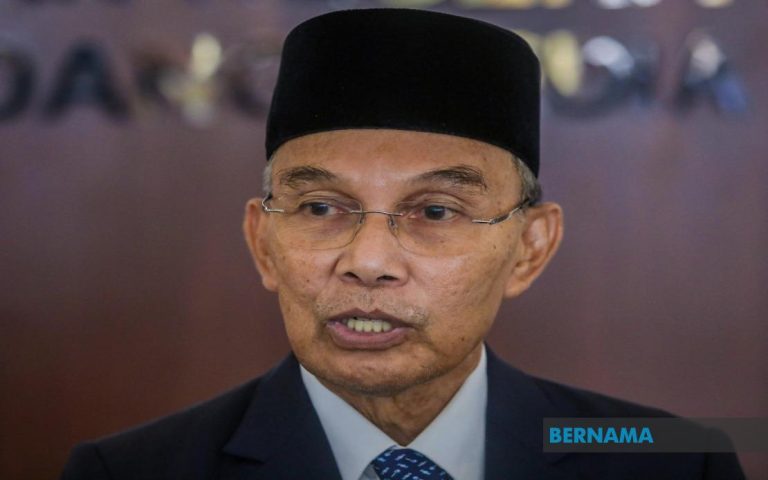 Kerajaan negeri ambil serius teguran Raja Perlis mengenai ‘Little Napoleon’ dalam MPKangar