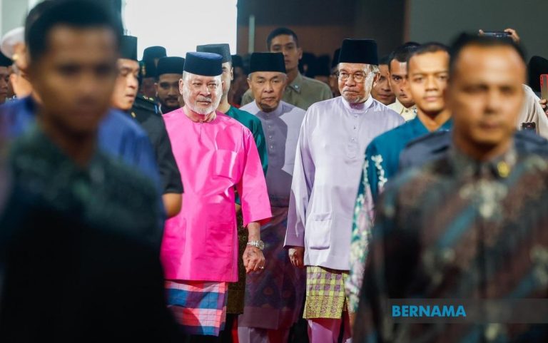 Jangan politikkan agama Islam untuk kepentingan peribadi – Agong
