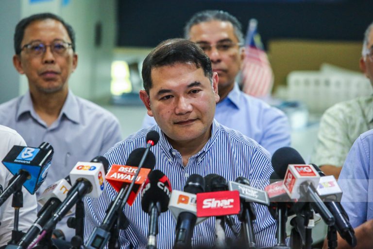 SPRM sambung rakam percakapan Rafizi hari kedua