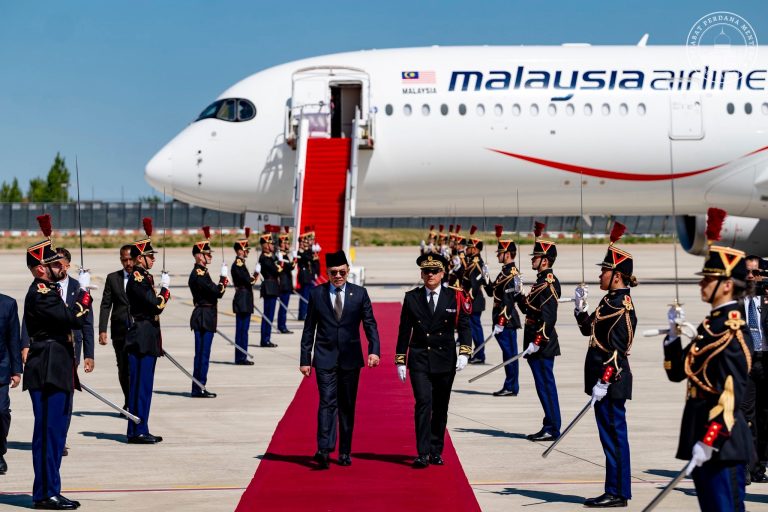 PM Anwar tiba di Paris untuk lawatan rasmi dua hari