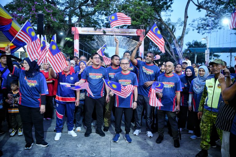 Fahmi seru rakyat sokong Kempen 1 Rumah 1 Jalur Gemilang