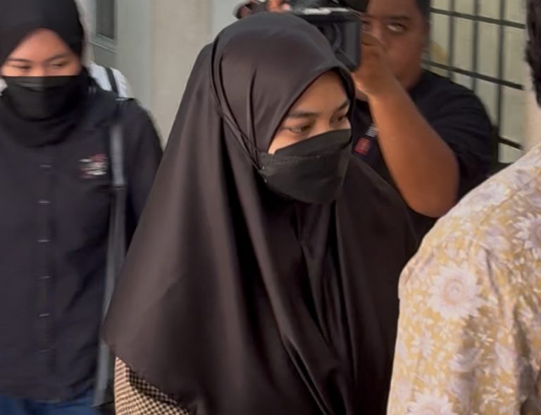 Isma cari Zayn Rayyan di serata tempat kecuali kebun dekat Blok R kerana tidak tahu ia wujud