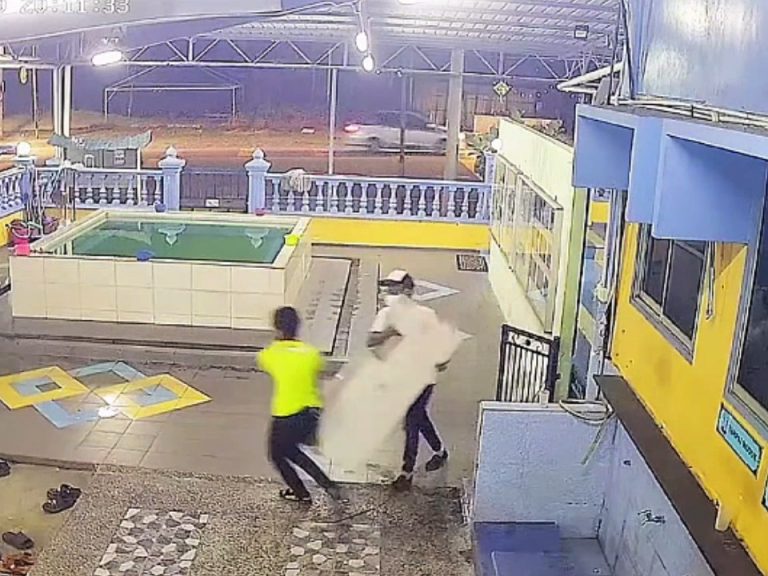 Tular ‘angkut’ mesin air Coway, 5 lelaki ditahan polis