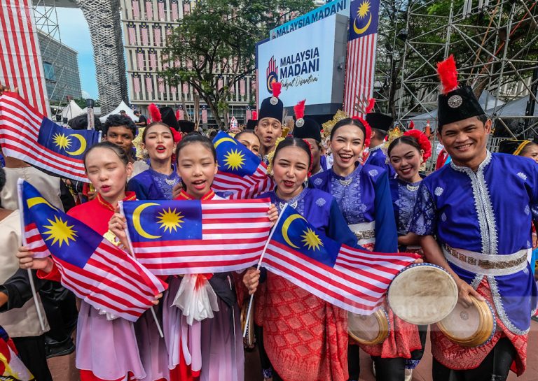 Rakyat Malaysia berada dalam kategori bahagia