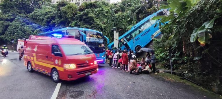 6 cedera bas kilang alami masalah brek terbabas di selekoh bukit