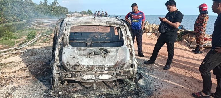 Lelaki warga emas rentung kereta hangus terbakar di tebing Pantai Sungai Lurus