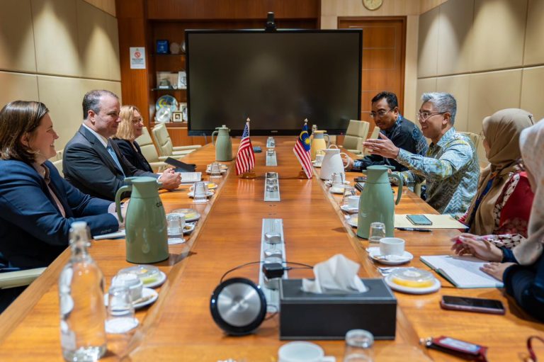 Perjanjian Perdagangan Timbal Balik Malaysia dan AS hampir untuk dimuktamadkan – Zafrul