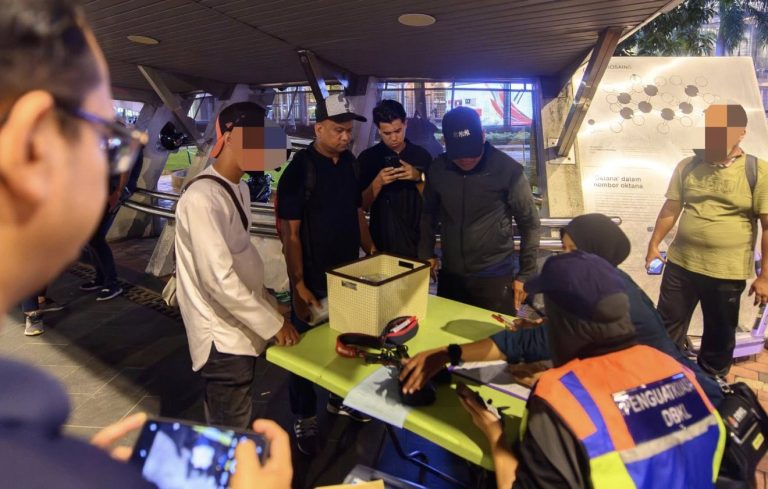 DBKL keluarkan 23 kompaun terhadap ‘ulat gambar’ di KLCC, Pintasan Saloma