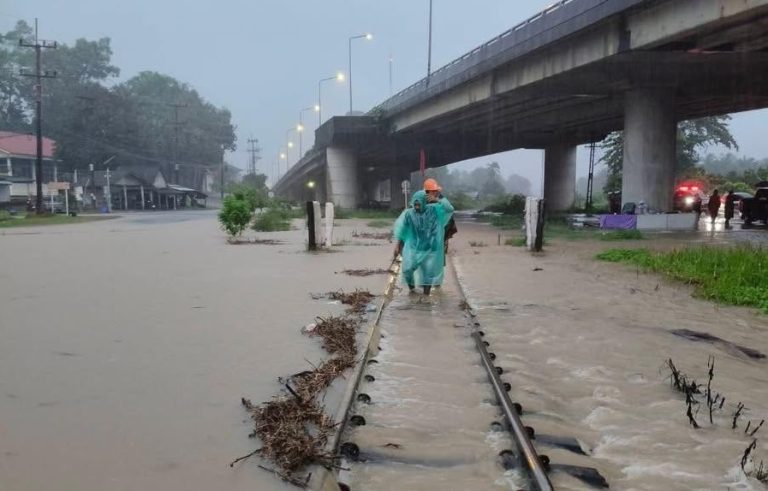 Banjir: Perkhidmatan tren selatan Thailand termasuk ke Padang Besar digantung sementara