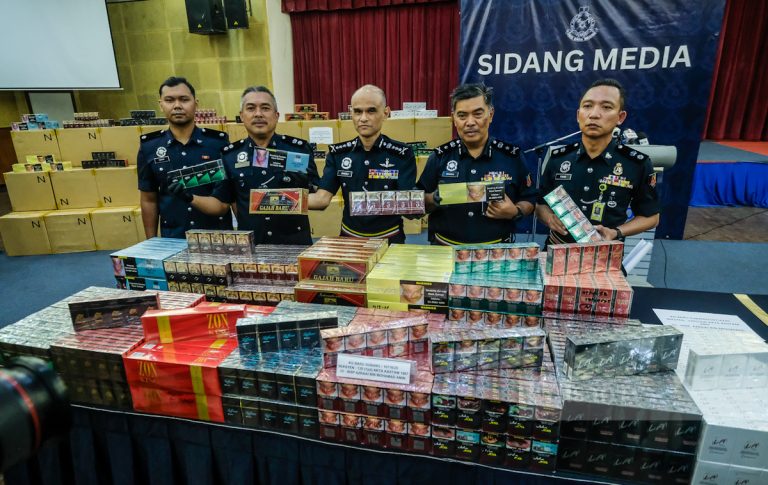 Polis Selangor rampas rokok seludup bernilai lebih setengah juta ringgit