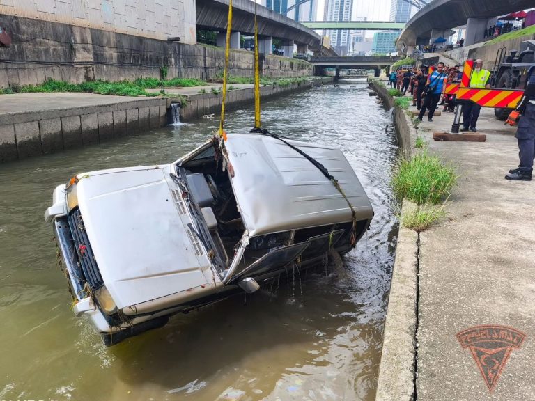 Lelaki hanyut kepala air di Sungai Klang masih hilang, Pajero ditemui 1.5km dari lokasi