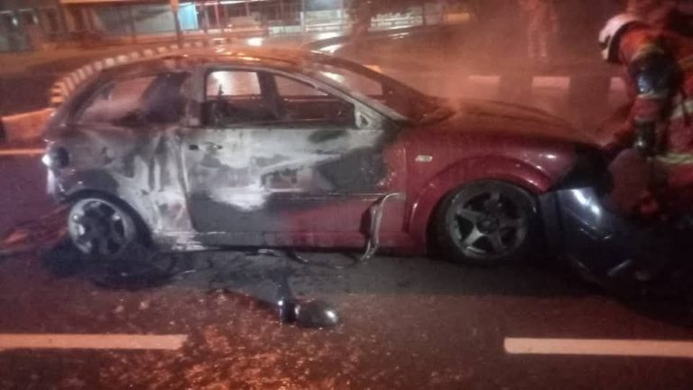 Seorang individu rentung, Satria Neo hangus terbakar di Miri