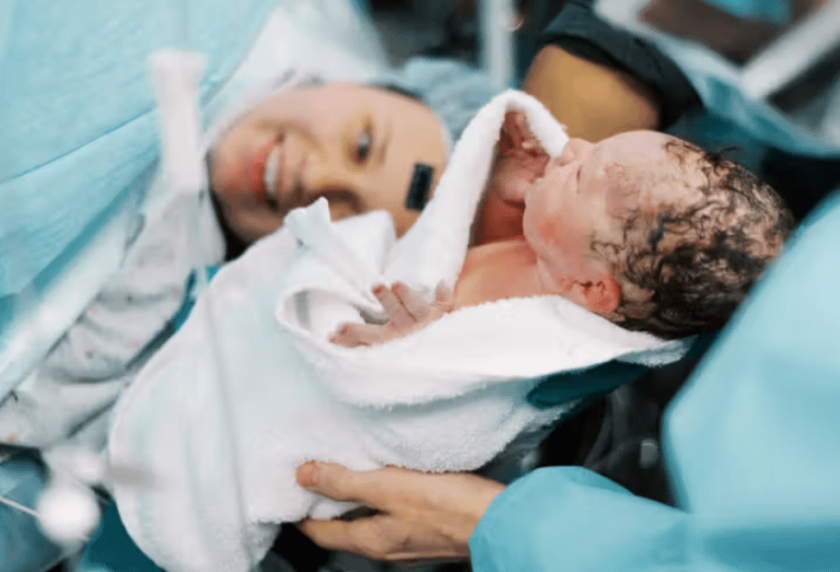 Bilakah pembedahan ‘caesarean’ pertama dilakukan ke atas wanita hamil yang masih hidup?
