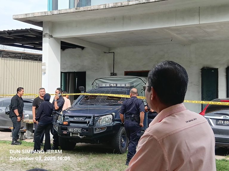 Banglo terbakar ragut nyawa lelaki terlantar, bapa pula maut sesak nafas