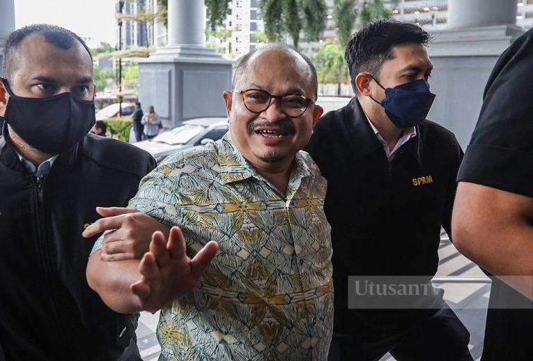 Shamsul Iskandar, Albert Tei tiba di mahkamah hadapi pertuduhan