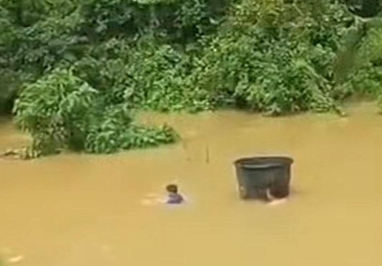 Calon SPM tular redah banjir berada dalam keadaan selamat