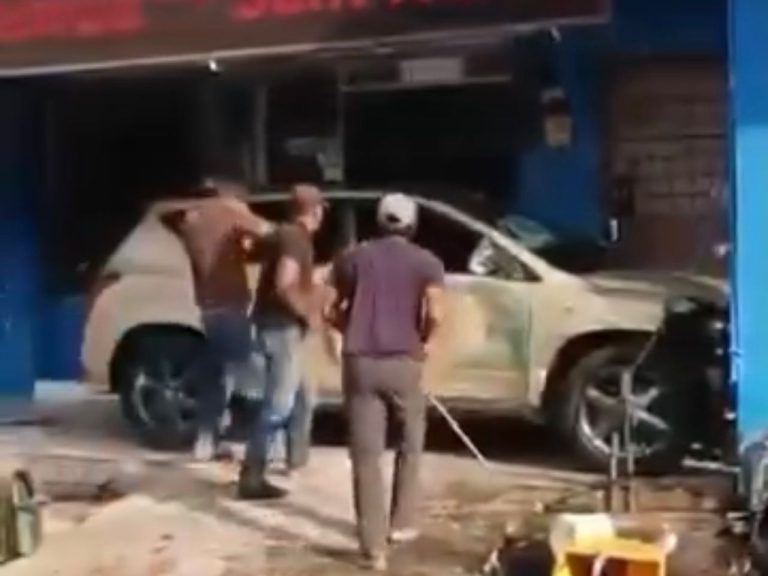 Tular video rosakkan Nissan Murano di Sungai Besar, empat lelaki ditahan polis
