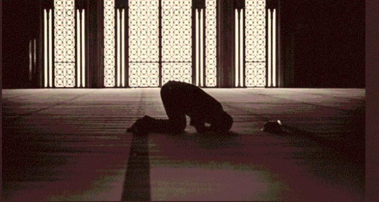 Perginya dalam sujud terakhir. Indahnya kematian imam ini