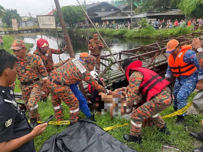 Mayat warga emas OKU terapung dalam tali air, jatuh kerusi roda