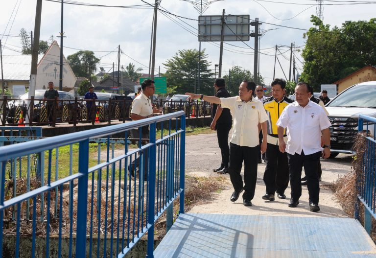Nanta Linggi tinjau tapak cadangan projek menggantikan Jambatan Parit Semerah