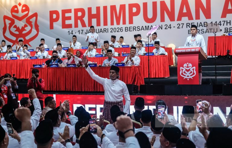 KJ buat kemunculan di Perhimpunan Agung UMNO, makin hampir kembali?
