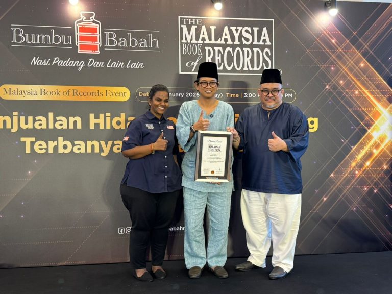 Banyak cabaran buka bisnes makanan, restoran Ajak Shiro terima Malaysia Book of Records selepas berjaya catat 23,674 hidangan sehari – “Ada yang komen kualiti, saya anggap ini asam garam…,”