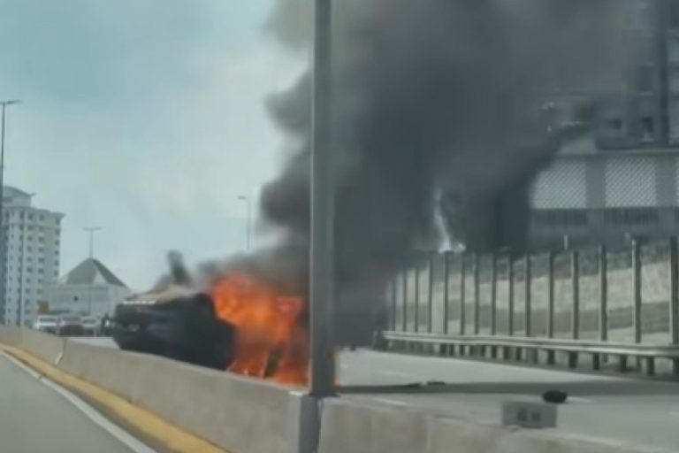 SUV terbakar dalam kemalangan tiga kenderaan di DUKE