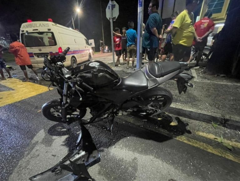 Penunggang motosikal maut gara-gara trak pikap membelok secara tiba-tiba