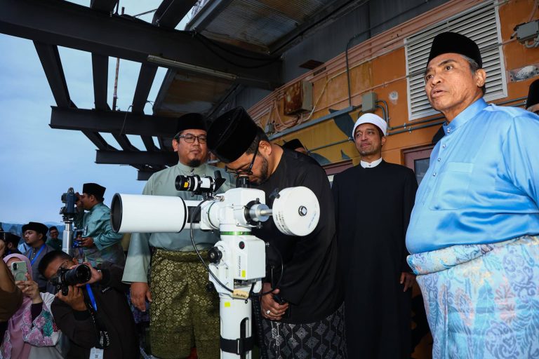 Amalan cerapan anak bulan Malaysia guna pakai pendekatan teliti, berteraskan amanah – Zulkifli