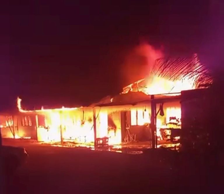 Kanak-kanak tiga tahun rentung kebakaran tiga rumah di Banting
