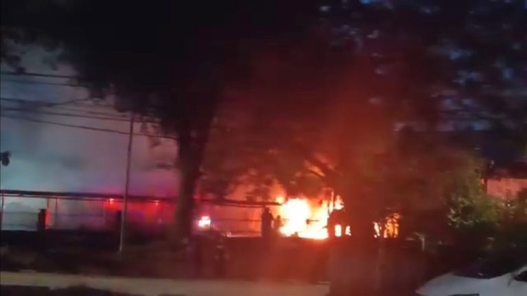 Tragedi hari pertama Ramadan: Kuarters Guru SMK Tunku Putra, kereta terbakar