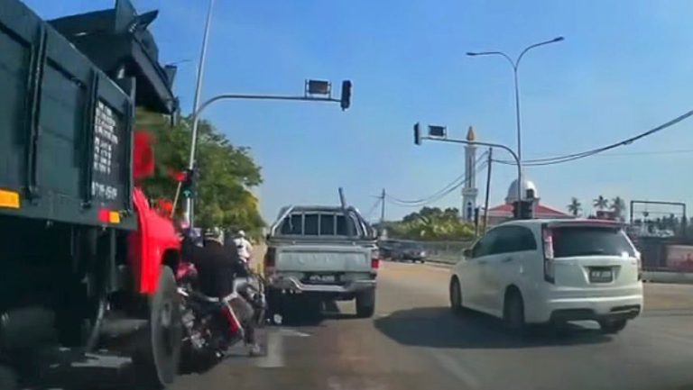 Warga emas maut tersepit, Honda Dash dirempuh lori