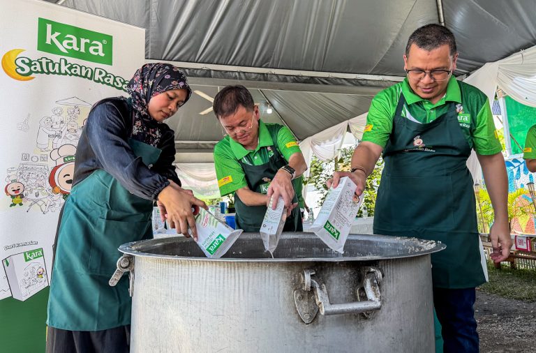 ‘Banyaknya bagi santan, ini program paling besar di rumah kami’