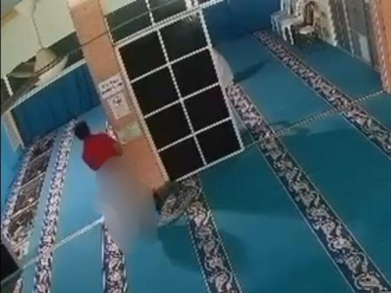 Polis buru pemuda berkelakuan tidak senonoh dalam masjid di Segamat