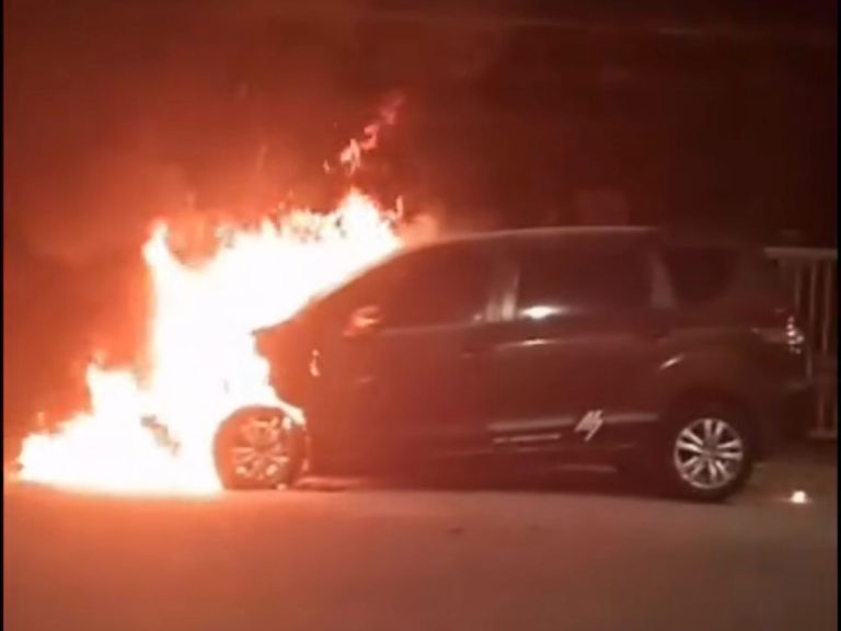 Tiga kereta milik Cikgu Chandra dibakar