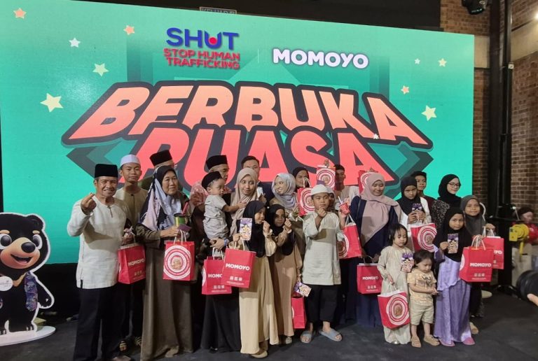 Ismail Izzani & Layla Sania meriahkan Syawal! MOMOYO lancar lagu Raya Lebih Cool