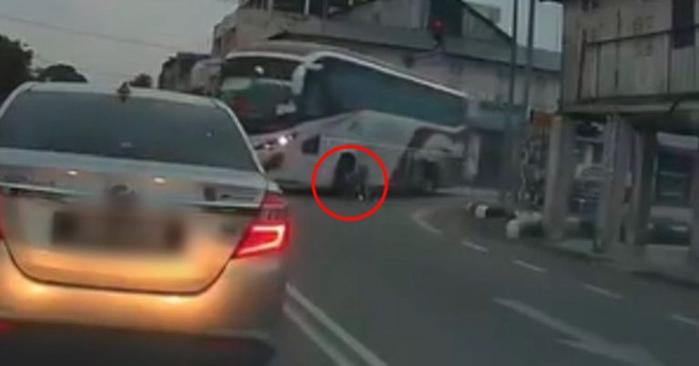 Remaja maut digilis bas di Parit Jawa