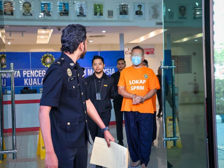 Pegawai kanan teknikal, pengurus syarikat direman susulan kes rasuah RM2 juta